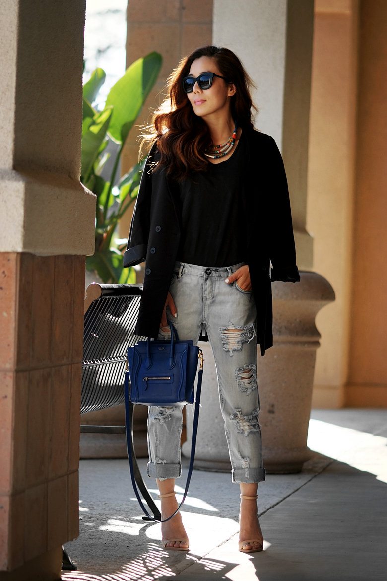 Simple Casual with Distressed Jeans_5