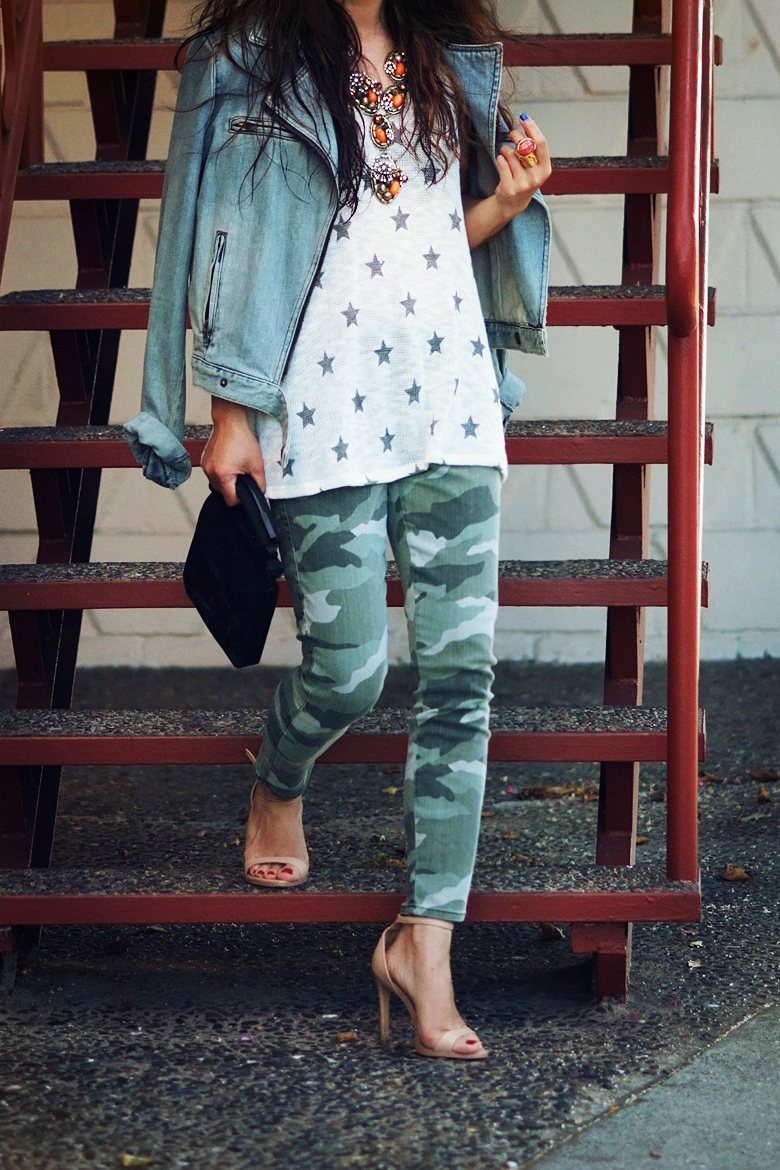 HallieDaily Camo Jeans and Star Tee_1