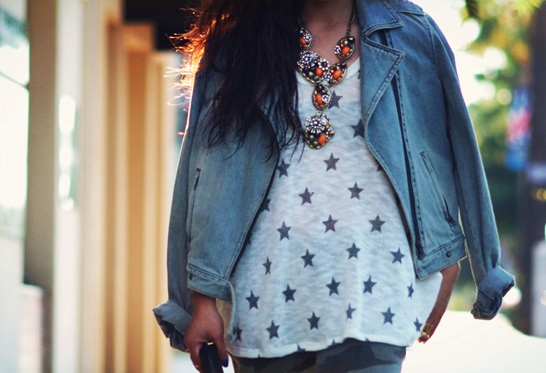 HallieDaily Camo Jeans and Star Tee_3