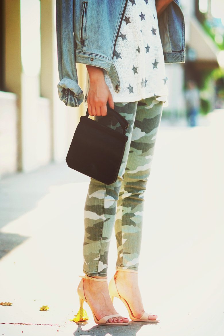 HallieDaily Camo Jeans and Star Tee_5