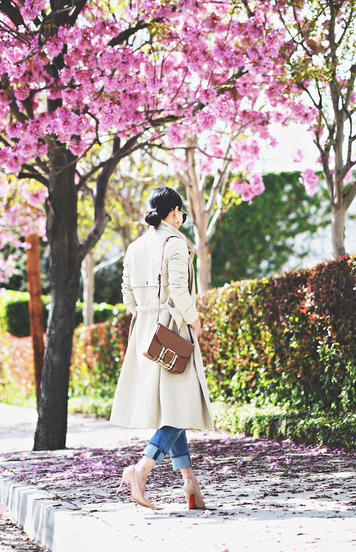 Classic Trench Style, Rolled Up Jeans, Burberry Camel Shoulder Bag, Camel Sweater, Hermes Belt, Oscar de La Renta Earrings, G-Star Raw Trench, via: HallieDaily